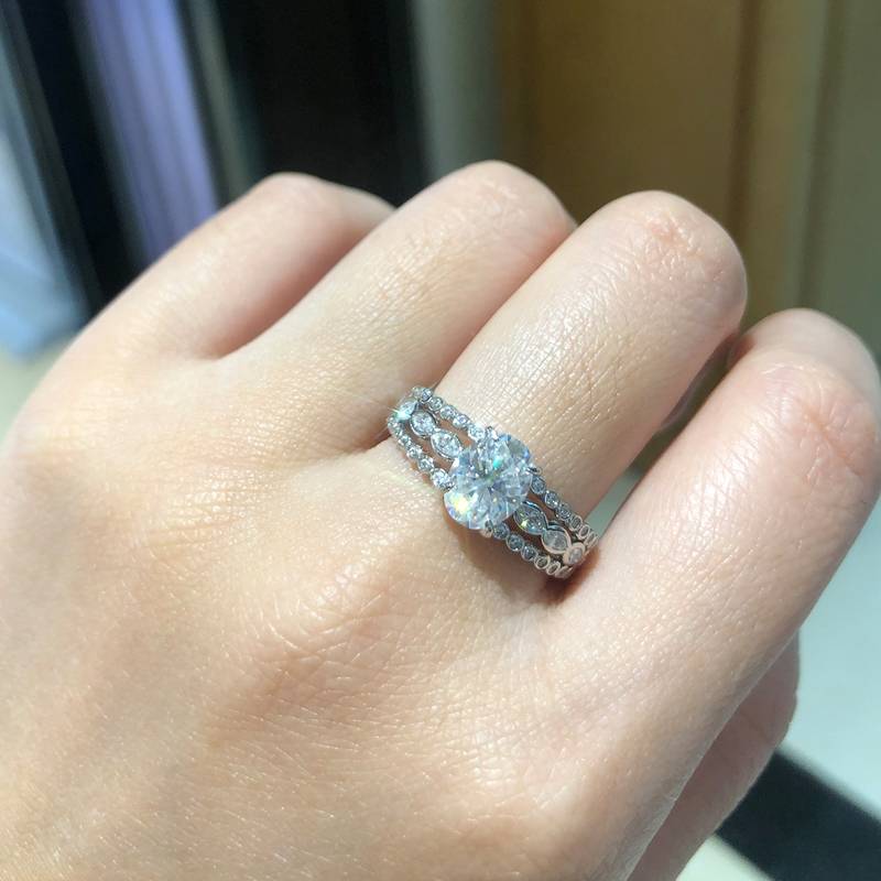 Affordable Luxury蛋形钻Women's RingS925银镀18K白金定制选款主石Moissanite1.5ct/副石高碳钻
